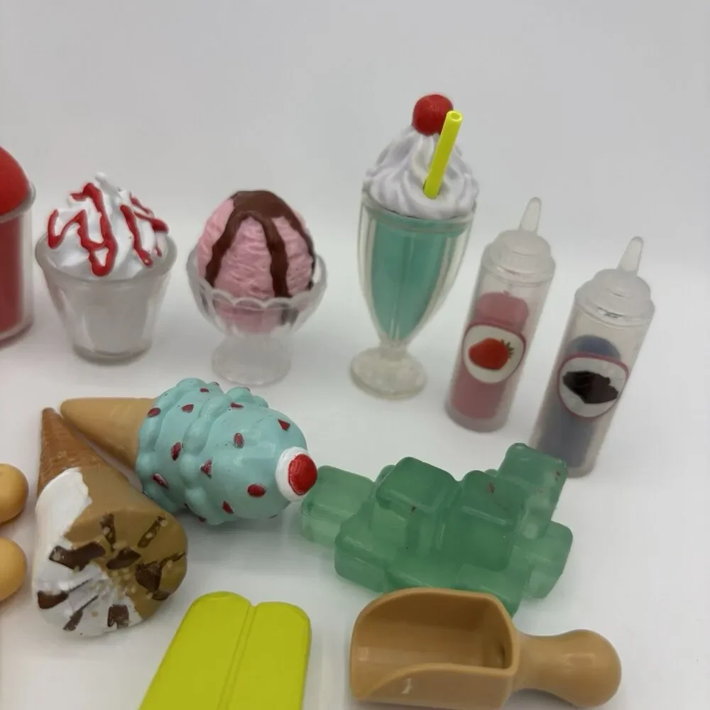 OG Our Generation Sweet Stop Ice Cream Truck 20 Pieces Replacement Accessories